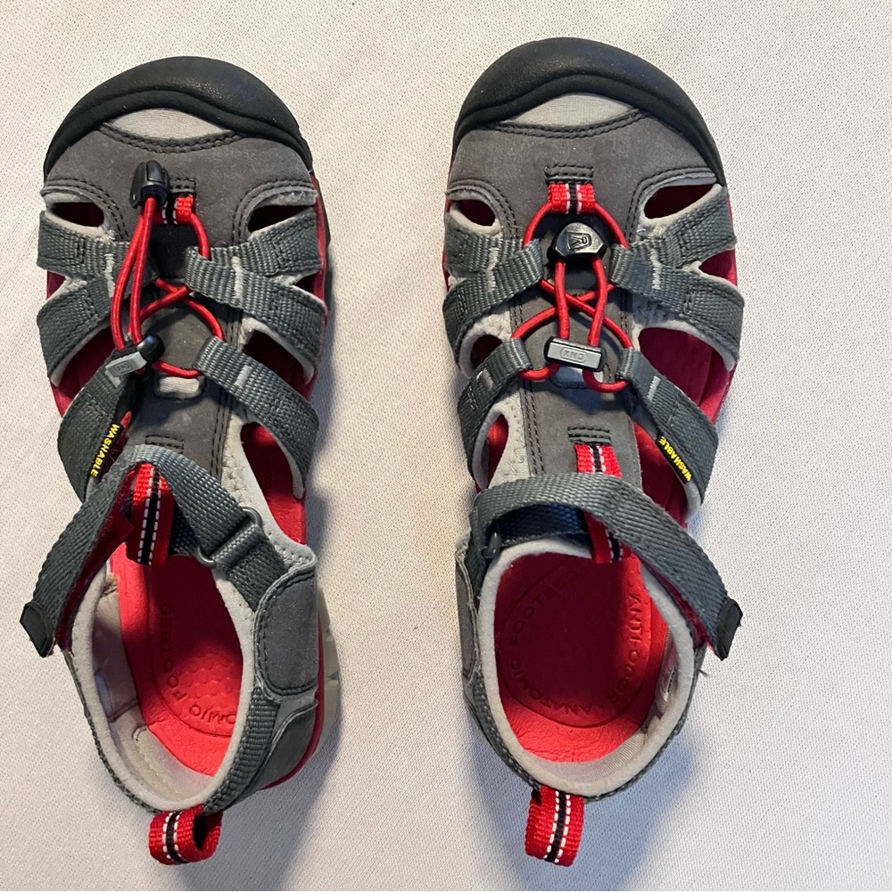 Keen Kid’s Seacamp II CNX Water Sandals Size 3 Gray Red - Picture 2 of 11